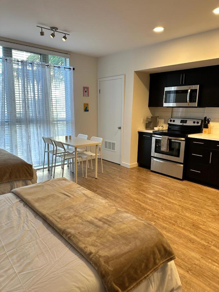 Studios Universal 10 Min Drive Free Parking And Wifi Лос-Анджелес Екстер'єр фото